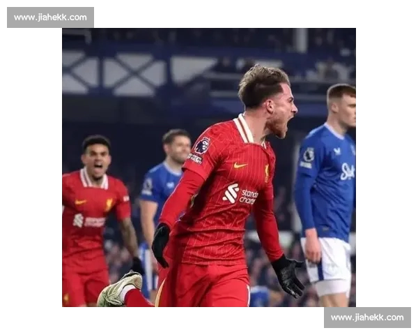 英超联赛激战正酣，曼联切尔西利物浦争冠激烈，球队战术风格各异